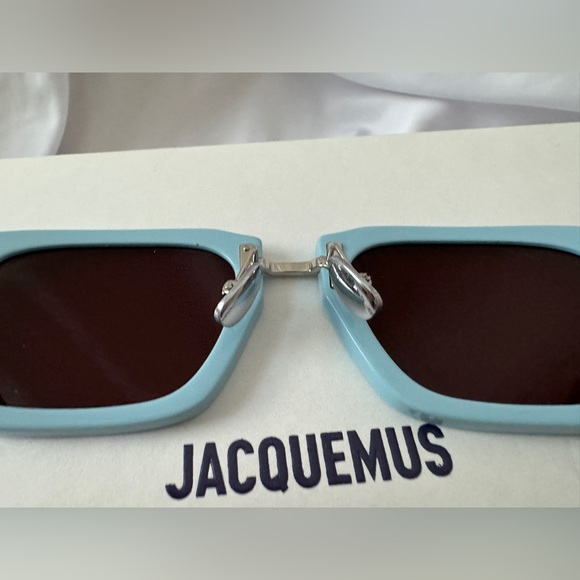 JACQUEMUS Les Lunettes Soli main image 3